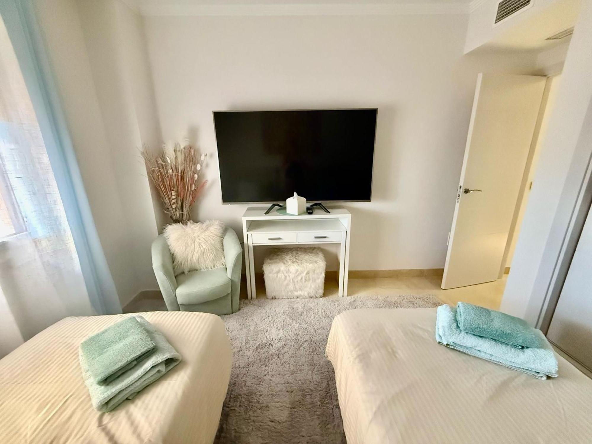 Casares Beach Golf Apartment With Private Garden Direct Pool Access Экстерьер фото